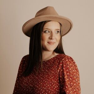 Meet your Posher, Elizabeth